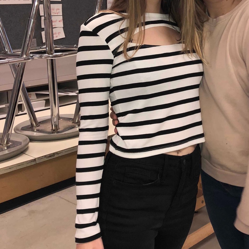 Cute long sleeve croped shirt